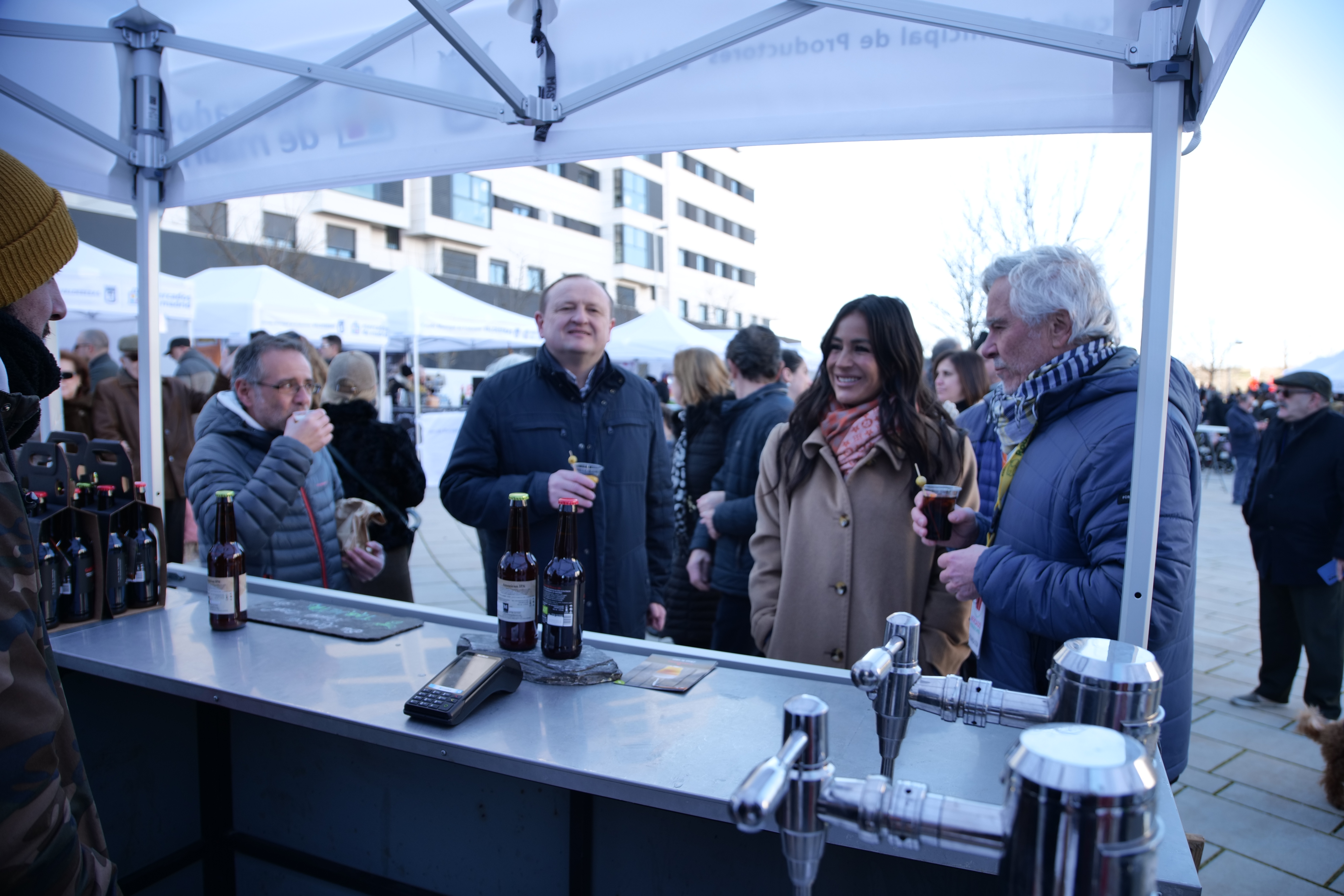 Villac&iacute;s inaugura el Mercado de Productores en Valdebebas (2)